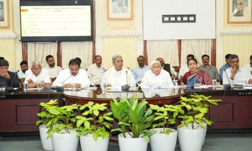 ಡಿಸ್ಟಿಲರಿಗಳು ಮೆಕ್ಕೆ ಜೋಳ ಖರೀದಿಸಿ ರೈತರ ನೆರವಿಗೆ ಧಾವಿಸಲು ಮುಖ್ಯಮಂತ್ರಿ ಸೂಚನೆ