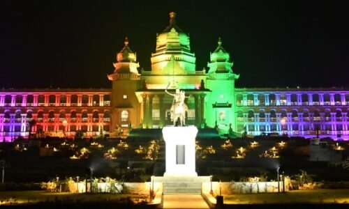 ಬೆಳಗಾವಿಯ ಸುವರ್ಣ ವಿಧಾನಸೌಧಕ್ಕೆ ದೀಪಾಲಂಕಾರ