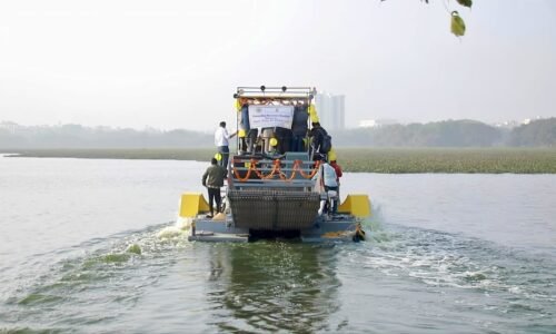 ಮಡಿವಾಳ ಕೆರೆಯಲ್ಲಿ ಕಳೆ ತೆಗೆಯುವ ಯಂತ್ರದ ಪ್ರಾಯೋಗಿಕ ಚಾಲನೆ | ಪ್ರವಾಸೋದ್ಯಮ ಸ್ಥಳವನ್ನಾಗಿಸಲು ಸಾಧ್ಯತೆ ಬಗ್ಗೆ ಪರಿಶೀಲಿಸಿ ಕ್ರಮವಹಿಸಿ – ಮಹೇಶ್ವರ್ ರಾವ್