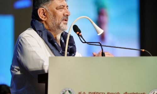 ನಗರದ ವಿದ್ಯಾರ್ಥಿಗಳಿಗೆ ಹಳ್ಳಿ ಬದುಕಿನ ಅರಿವು ಮೂಡಿಸಲು ಪಠ್ಯಕ್ರಮ ರೂಪಿಸಿ: ಡಿಸಿಎಂ ಡಿ.ಕೆ. ಶಿವಕುಮಾರ್ ಸೂಚನೆ