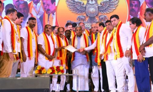 ಕನ್ನಡ ನಾಡಿನಲ್ಲಿ ಕನ್ನಡವೇ ಸಾರ್ವಭೌಮ | ಕರ್ನಾಟಕದಲ್ಲಿ ಕನ್ನಡದ ವಾತಾವರಣವನ್ನು ನಿರ್ಮಾಣ ಮಾಡುವುದು ನಮ್ಮೆಲ್ಲರ ಜವಾಬ್ದಾರಿ – ಸಿಎಂ ಸಿದ್ದರಾಮಯ್ಯ