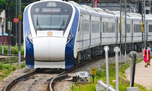 ಬೆಂಗಳೂರು & ಕರಾವಳಿ ಜಿಲ್ಲೆಗಳ ನಡುವೆ ವಂದೇ ಭಾರತ್‌ ರೈಲು ಆರಂಭಕ್ಕೆ ಹೆಚ್‌.ಡಿ. ಕುಮಾರಸ್ವಾಮಿ ಮನವಿ | ರೈಲ್ವೆ ಸಚಿವ ಅಶ್ವಿನಿ ವೈಷ್ಣವ್‌ ಅವರಿಗೆ ಪತ್ರ ಬರೆದ ಸಚಿವರು