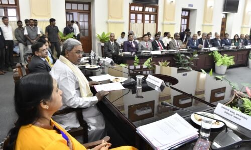 ರಾಜ್ಯದ ಜನತೆಗೆ ಹೊಸ ವರ್ಷದ ಶುಭ ಕೋರಿದ ಮುಖ್ಯಮಂತ್ರಿ ಸಿದ್ದರಾಮಯ್ಯ | ಜನರಿಗೆ ಅವಶ್ಯವಿರುವ ಸರ್ಕಾರದ ಸೇವೆಗಳನ್ನು ವಿಳಂಬ ಮಾಡದೇ ಪೂರೈಸಿ ಅಧಿಕಾರಿಗಳಿಗೆ ಸಿಎಂ ಕರೆ