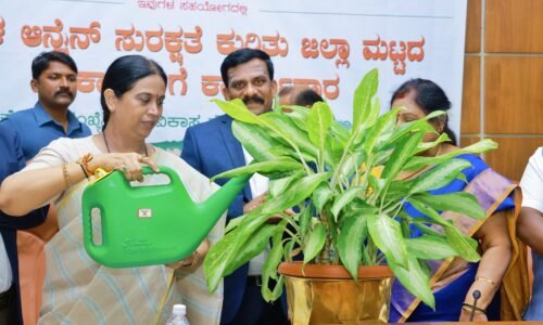 ಮಕ್ಕಳ ಪಾಲಿಗೆ ಪಿಡುಗಾಗುತ್ತಿರುವ ಸಾಮಾಜಿಕ ಮಾಧ್ಯಮಗಳು : ಸಚಿವೆ ಲಕ್ಷ್ಮೀ ಹೆಬ್ಬಾಳಕರ್‌ ಕಳವಳ