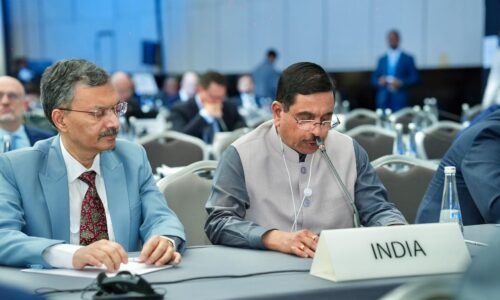 ನವೀಕರಿಸಬಹುದಾದ ಇಂಧನ; 300 ಬಿಲಿಯನ್ ಯುಎಸ್ ಡಾಲರ್ ಹೂಡಿಕೆ ಅಗತ್ಯ | ದೇಶದಲ್ಲಿ 21.7 ಲಕ್ಷ ರೈತರಿಗೆ ಪಿಎಂ-ಕುಸುಮ್ ಯೋಜನೆ ಪ್ರಯೋಜನ