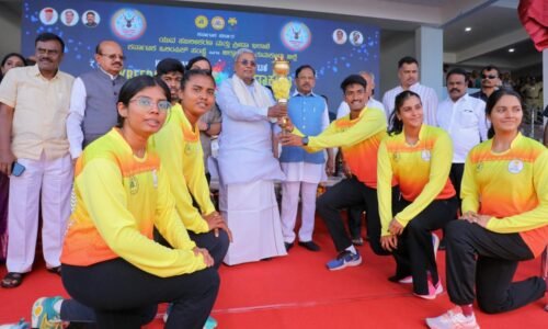 ಸರ್ಕಾರಿ ಉದ್ಯೋಗದಲ್ಲಿ ಮೀಸಲಾತಿ ನೀಡಿ ಕ್ರೀಡಾಪಟುಗಳಿಗೆ ಪ್ರೋತ್ಸಾಹ | ತುಮಕೂರು ಜಿಲ್ಲೆಯ ಕ್ರೀಡಾಕ್ಷೇತ್ರಕ್ಕೆ ಹೆಚ್ಚಿನ ಅನುದಾನ- ಸಿಎಂ ಸಿದ್ದರಾಮಯ್ಯ