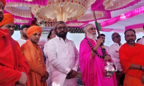 ಕಂಬನಿ ತುಂಬಿದ ಕಣ್ಣು, ತಂದೆಯ ಕಾರ್ಯ ಸ್ಮರಿಸಿದ ಈಶ್ವರ ಖಂಡ್ರೆ | 60ರ ದಶಕದಲ್ಲೇ ಅಸ್ಪೃಶ್ಯತೆ ನಿವಾರಣೆಗೆ ಶ್ರಮಿಸಿದ್ದ ಭೀಮಣ್ಣ ಖಂಡ್ರೆ