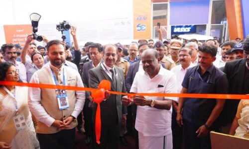 ಪುಣೆಯಲ್ಲಿ SIAT 2026 ಉದ್ಘಾಟನೆ |ನಾಗಾಲೋಟದಲ್ಲಿ ಬೆಳವಣಿಗೆ ಆಗುತ್ತಿರುವ ದೇಶಿಯ ಆಟೋಮೊಬೈಲ್‌ ಕ್ಷೇತ್ರ|ಉತ್ಪಾದನೆ, ರಫ್ತಿನಲ್ಲಿ ಗಣನೀಯ ಪ್ರಗತಿ; ಹೆಚ್.ಡಿ.ಕುಮಾರಸ್ವಾಮಿ ಸಂತಸ