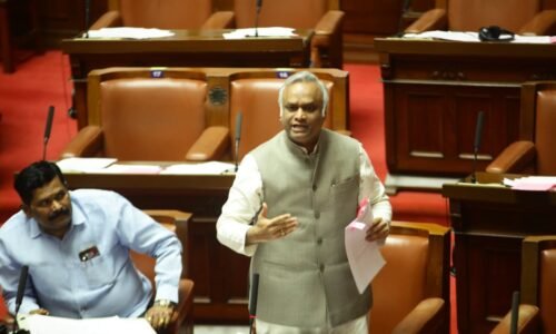 ಕೋಲಾರ ಜಿಲ್ಲೆಯ ರಸ್ತೆಗಳ ದುರಸ್ತಿಗೆ ಕಳೆದ ಎರಡು ವರ್ಷಗಳಲ್ಲಿ 231.89 ಕೋಟಿ ರೂ. ಅನುದಾನ ಬಿಡುಗಡೆ: ಪ್ರಿಯಾಂಕ್ ಖರ್ಗೆ