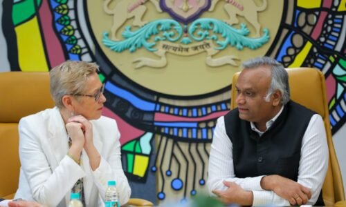 ಆನ್‌ಲೈನ್ ಸುರಕ್ಷತೆ ಹಾಗೂ ಚಿಣ್ಣರ ರಕ್ಷಣೆ: ಕರ್ನಾಟಕ, ಫ್ರಾನ್ಸ್‌ ಚರ್ಚೆ | ಫ್ರಾನ್ಸ್‌ನ ಕೃತಕ ಬುದ್ಧಿಮತ್ತೆ ಮತ್ತು ಡಿಜಿಟಲ್ ವ್ಯವಹಾರ ಸಚಿವೆ ಆ್ಯನ್‌ ಲಿ ಹೆನಾಫ್ ಜೊತೆ ಸಚಿವ ಪ್ರಿಯಾಂಕ್ ಖರ್ಗೆ ಸಮಾಲೋಚನೆ