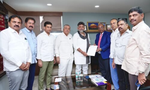 ಮತದಾರರ ಪಟ್ಟಿ ಪರಿಷ್ಕರಣೆ ಲೋಪ ಸರಿಪಡಿಸುವಂತೆ ರಾಜ್ಯ ಚುನಾವಣಾ ಆಯೋಗಕ್ಕೆ ಕೆಪಿಸಿಸಿ ಅಧ್ಯಕ್ಷ, ಡಿಸಿಎಂ ಡಿ.ಕೆ. ಶಿವಕುಮಾರ್ ನೇತೃತ್ವದ ನಿಯೋಗ ಮನವಿ