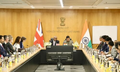 ಜಾಗತಿಕ ಸವಾಲೆದುರಿಸಲು ಭಾರತ-ಯುಕೆ ಒಗ್ಗಟ್ಟಿನ ಬಲ |ಭಾರತ-ಯುಕೆ ಕಡಲತಡಿಯ “ಗಾಳಿ ಕಾರ್ಯಪಡೆ”ಗೆ ಚಾಲನೆ ನೀಡಿದ ಪ್ರಲ್ಹಾದ ಜೋಶಿ