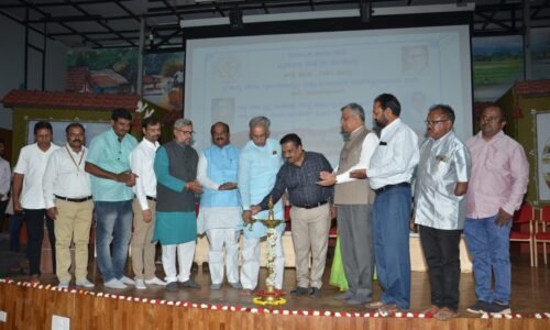 ತಾಯಿ ಪ್ರೀತಿಗೆ ಬೆಲೆ ಕಟ್ಟಲು ಸಾಧ್ಯವಿಲ್ಲ: ಕೆವಿ.ಪ್ರಭಾಕರ್ | ತಮ್ಮ ಸುಖ ತ್ಯಾಗ ಮಾಡಿದ ತಾಯಿ-ತಂದೆಯರನ್ನು ವೃದ್ಧಾಶ್ರಮದಲ್ಲಿ ಕಾಣುವಂತಾಗಿರುವುದು ಬೇಸರದ ಸಂಗತಿ: ಕೆ.ವಿ.ಪಿ