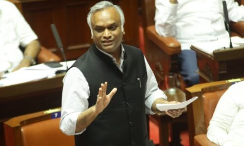 ಸ್ಥಳೀಯ ಸಂಸ್ಥೆಗಳ ಚುನಾವಣೆಯಲ್ಲಿ ಪಾರದರ್ಶಕತೆಗೆ ಆದ್ಯತೆ | ಬ್ಯಾಲೆಟ್ ಪೇಪರ್ ಮರುಪರಿಚಯಿಸುವ ತಿದ್ದುಪಡಿ ವಿಧೇಯಕ ಮಂಡನೆ- ಮೇಲ್ಮನೆಯಲ್ಲಿ ಅಂಗೀಕಾರ