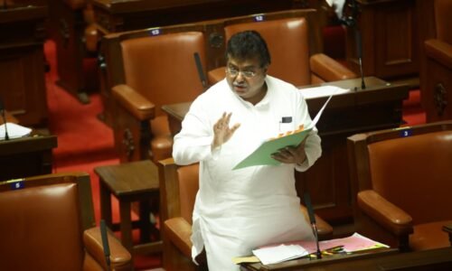 ವಿಮಾನ ನಿಲ್ದಾಣ: ಬಳ್ಳಾರಿ, ವಿಜಯನಗರ, ಕೊಪ್ಪಳ ಜಿಲ್ಲೆಗಳ ಜನಪ್ರತಿನಿಧಿಗಳ ಜತೆ ಚರ್ಚಿಸಿ ತೀರ್ಮಾನ | ಸಿಎಂ ನೇತೃತ್ವದಲ್ಲಿ ಸಭೆ ಮಾಡಿ ಅಂತಿಮ ನಿರ್ಧಾರ: ಎಂ ಬಿ ಪಾಟೀಲ