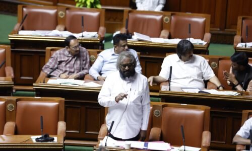 116 ಕಿ.ಮೀ. ರೈಲುಹಳಿ ತಡೆಗೋಡೆ ನಿರ್ಮಾಣ: ಸಚಿವ ಈಶ್ವರ ಖಂಡ್ರೆ | ಮಾನವ-ವನ್ಯಜೀವಿ ನಿಯಂತ್ರಣಕ್ಕೆ ಪ್ರಥಮ ಆದ್ಯತೆ