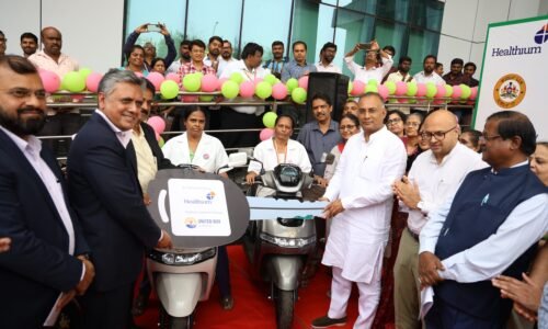 ಸಿ.ಎಸ್.ಆರ್. ಸಹಕಾರದಲ್ಲಿ ಆರೋಗ್ಯ ಕಾರ್ಯಕರ್ತರಿಗೆ ಉಚಿತ ಎಲೆಕ್ಟ್ರಿಕ್ ಬೈಕ್ ವಿತರಣೆ | ತ್ವರಿತ ಆರೋಗ್ಯ ಸೇವೆ ನೀಡಲು ಸಹಕಾರಿ: ಸಚಿವ ದಿನೇಶ್ ಗುಂಡೂರಾವ್