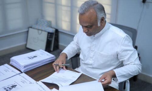 ನರೇಗಾ – ಕಳೆದ ಒಂದು ವಾರದಿಂದ ವಿಬಿ ಗ್ರಾಮ್ ಜಿ ನಡುವಿನ ವ್ಯತ್ಯಾಸಗಳ ಕುರಿತು ಜಾಗೃತಿಯ ಪತ್ರ ಅಭಿಯಾನ |ಗ್ರಾ.ಪಂ ಜನಪ್ರತಿನಿಧಿಗಳಿಗೆ ಸಚಿವ ಪ್ರಿಯಾಂಕ್‌ ಖರ್ಗೆ 95,000 ಪತ್ರ