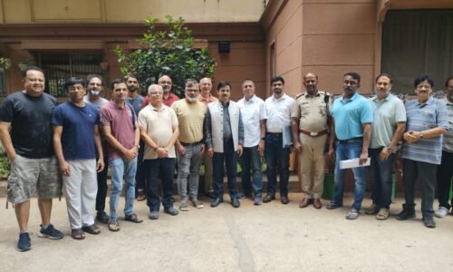 ಜಯನಗರದ 42 ರಸ್ತೆಗಳಲ್ಲಿ ಪಾರ್ಕಿಂಗ್ ನೀತಿ ಜಾರಿಗೆ ಕ್ರಮ: ಕೆ.ಎನ್. ರಮೇಶ್ | ಎಚ್.ಎಂ. ತಾಂಬೂರಿನ್ ಅಪಾರ್ಟ್‌ಮೆಂಟ್‌ನಲ್ಲಿ ಜನಗಣತಿ 2026-27ರ ಸ್ವಯಂ ಗಣತಿ ಅಭಿಯಾನ ಹಾಗೂ ಸಾರ್ವಜನಿಕ ಕುಂದುಕೊರತೆ ಸಭೆ