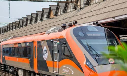 ಬೆಂಗಳೂರು-ಮುಂಬೈ ವಂದೇ ಭಾರತ್ ಸ್ಲೀಪರ್ ರೈಲು ಸಂಚಾರಕ್ಕೆ ಕೇಂದ್ರ ಅಸ್ತು | ಸಚಿವ ಪ್ರಲ್ಹಾದ್ ಜೋಶಿ ಮನವಿಗೆ ಮನ್ನಣೆ