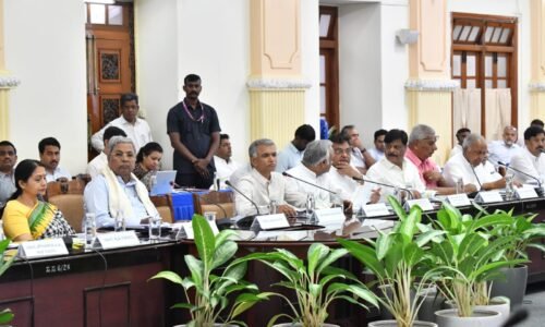 ಐದು ಜಿಲ್ಲೆಗಳನ್ನು ಹೊರತುಪಡಿಸಿ ಬೇರೆ ಎಲ್ಲಾ ಜಿಲ್ಲೆಗಳಲ್ಲಿ ಮುಂಗಾರು ಕೊರತೆ ನಿರೀಕ್ಷೆ | ಕುಡಿಯುವ ನೀರಿಗೆ ತೊಂದರೆಯಾಗದಂತೆ ಮುಂಜಾಗೃತಾ ಕ್ರಮಗಳನ್ನು ಕೈಗೊಳ್ಳಲು ಜಿಲ್ಲಾಧಿಕಾರಿಗಳಿಗೆ ಸಿಎಂ ಸಿದ್ದರಾಮಯ್ಯ ಸೂಚನೆ