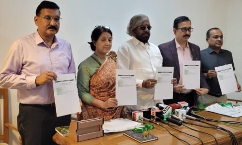 ಚಾರಣಕ್ಕೆ ಪ್ರಮಾಣಿತ ಕಾರ್ಯಾಚರಣೆ ವಿಧಾನ-ಎಸ್.ಓ.ಪಿ.ಚಾರಣಿಗರ ಮೊಬೈಲ್ ಗೆ ಟ್ರ್ಯಾಕಿಂಗ್ ಆಪ್ ಅಳವಡಿಕೆ ಕಡ್ಡಾಯ: ಈಶ್ವರ ಖಂಡ್ರೆ | ನೇಚರ್ ಗೈಡ್ ಇಲ್ಲದೆ ಯಾರಿಗೂ ಚಾರಣಕ್ಕೆ ಅವಕಾಶವಿಲ್ಲ