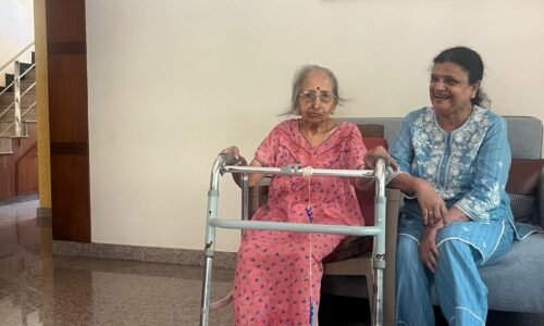 ವೃದ್ಧ ಅತ್ತೆ ಕಾಪಾಡಿದ ಸೊಸೆ ಸಾಹಸಕ್ಕೆ ಸಚಿವೆ ಲಕ್ಷ್ಮೀ ಹೆಬ್ಬಾಳಕರ್‌ ಪ್ರಶಂಸೆ | ಮುಂದಿನ ವರ್ಷ ಕಿತ್ತೂರು ರಾಣಿ ಚೆನ್ನಮ್ಮ ಪ್ರಶಸ್ತಿ ನೀಡುವ ಭರವಸೆ