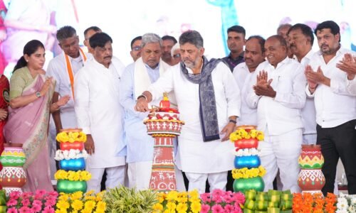 ಆಕ್ಸಿಜನ್ ದುರಂತದ ಸಂತ್ರಸ್ತ ಕುಟುಂಬದ ಸದಸ್ಯರಿಗೆ ಸರ್ಕಾರಿ ಉದ್ಯೋಗ ನೀಡಿ ನುಡಿದಂತೆ ನಡೆದಿದ್ದೇವೆ: ಡಿಸಿಎಂ ಡಿ.ಕೆ. ಶಿವಕುಮಾರ್ | 10 ದಿನದಲ್ಲಿ ಮೇಕೆದಾಟು ಡಿಪಿಆರ್ ಕೇಂದ್ರಕ್ಕೆ ಸಲ್ಲಿಕೆ