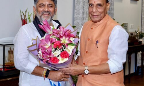 ಬೆಂಗಳೂರಿನ ಪ್ರಗತಿಗೆ ಅಡ್ಡಿಯಾಗಿರುವ ಕಟ್ಟಡಗಳ ಎತ್ತರದ ನಿರ್ಬಂಧ ಸಡಿಲಿಕೆಗೆ ಡಿಸಿಎಂ ಡಿ.ಕೆ. ಶಿವಕುಮಾರ್ ಅವರಿಂದ ಕೇಂದ್ರ ರಕ್ಷಣಾ ಸಚಿವರಿಗೆ ಮನವಿ