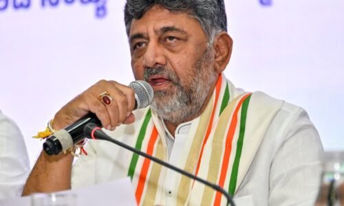 ನೂತನ ಶೈಕ್ಷಣಿಕ ವರ್ಷಕ್ಕೆ ಕಾಲಿಡುತ್ತಿರುವ ವಿದ್ಯಾರ್ಥಿಗಳಿಗೆ ಶುಭವಾಗಲಿ: ಸಿಎಲ್ ಪಿ ನಾಯಕ ಡಿ.ಕೆ. ಶಿವಕುಮಾರ್ |ಸರ್ಕಾರಿ ಶಾಲೆ ವಿದ್ಯಾರ್ಥಿಗಳು ಪ್ರತಿಭಾವಂತರು, ಆತ್ಮ ವಿಶ್ವಾಸ ಕಳೆದುಕೊಳ್ಳಬಾರದು