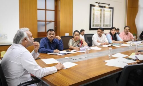 ಬೆಂಗಳೂರು ನಗರ, ಗ್ರಾಮಾಂತರ ಜಿಲ್ಲೆಗಳಲ್ಲಿ ಬಾಕಿ ಇರುವಇ-ಸ್ವತ್ತು ಅರ್ಜಿಗಳ ತ್ವರಿತ ವಿಲೇವಾರಿಗೆ ಪ್ರಿಯಾಂಕ್‌ ಖರ್ಗೆ ಸೂಚನೆ