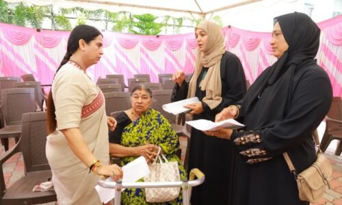 ವೃದ್ಧ ಮಹಿಳೆಗೆ ನಿವೇಶನ; ಮಾನವೀಯತೆ ಆಧಾರದಲ್ಲಿ ಸ್ಪಂದಿಸಲು ಜಿಲ್ಲಾಧಿಕಾರಿಗೆ ಸಚಿವೆ ಲಕ್ಷ್ಮೀ ಹೆಬ್ಬಾಳ್ಕರ್ ಸೂಚನೆ