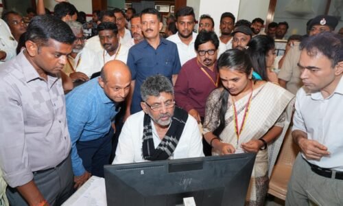 ಜಿಬಿಎ ವ್ಯಾಪ್ತಿಯ 5 ನಗರ ಪಾಲಿಕೆಗಳ‌ಲ್ಲಿ 2,939 ಅರ್ಜಿಗಳನ್ನು ಸ್ವೀಕರಿಸಿದ್ದು, ಈ ಪೈಕಿ ಸ್ಥಳದಲ್ಲೇ 1,242 ಅರ್ಜಿಗಳ ವಿಲೇವಾರಿ
