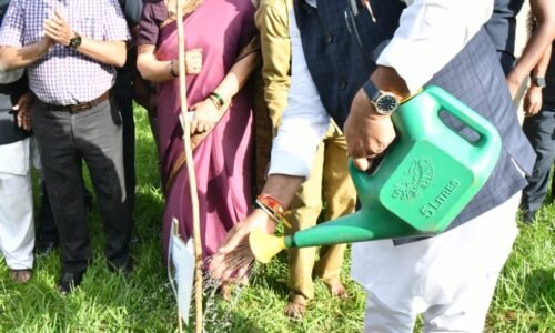 ಕೆಂಪೇಗೌಡ ಜಯಂತಿಯಂದು 15 ಲಕ್ಷ ಸಸಿ ನೆಡುವ ಕಾರ್ಯಕ್ರಮ|ಪ್ರತಿಯೊಬ್ಬರೂ ಪರಿಸರವನ್ನು ಕಾಪಾಡಿ *ರಾಜ್ಯವನ್ನು ಹಸಿರಾಗಿಸಬೇಕು: ಮುಖ್ಯಮಂತ್ರಿ ಡಿ.ಕೆ.ಶಿವಕುಮಾರ್