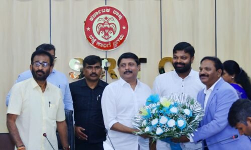 ಸಾರಿಗೆ ಸಚಿವರಾಗಿ ಬೈರತಿ ಸುರೇಶ್ ಅಧಿಕಾರ ಸ್ವೀಕಾರ|’ಶಕ್ತಿ’ ಯೋಜನೆಯಡಿ ಮಹಿಳೆಯರಿಗೆ ಸ್ಮಾರ್ಟ್ ಕಾರ್ಡ್