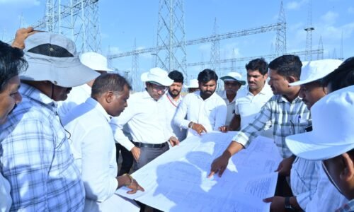 ಮಾರ್ಚ್‌ 2027ರೊಳಗೆ ಕುಷ್ಟಗಿ 400ಕೆವಿ ಉಪಕೇಂದ್ರ ಕಾಮಗಾರಿ ಪೂರ್ಣಗೊಳಿಸಿ: ಡಾ. ವಿ. ರಾಮ್‌ ಪ್ರಸಾತ್‌ ಮನೋಹರ್‌ ಸೂಚನೆ|ಡೋಣಿ-ಕುಷ್ಟಗಿ ಮಾರ್ಗದ ಅಡೆತಡೆ ನಿವಾರಣೆಗೆ 3 ತಿಂಗಳ ಗಡುವು