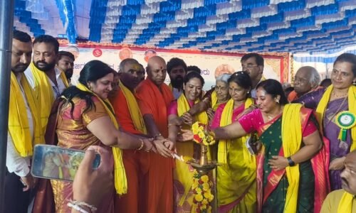 ಮಹಿಳೆಯರು ಸಂಘಟಿತರಾದರೆ ಯಶಸ್ಸು ಸಾಧ್ಯ-ಡಾ.ನಾಗಲಕ್ಷ್ಮಿ ಚೌಧರಿ