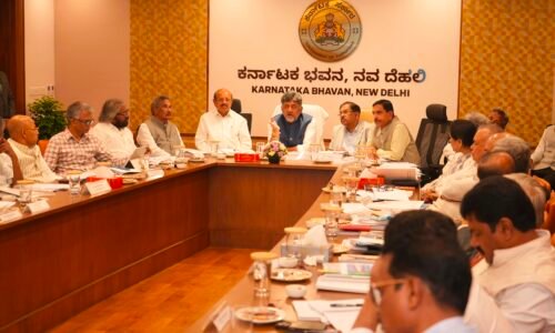 ಮುಖ್ಯಮಂತ್ರಿ ಡಿ.ಕೆ.ಶಿವಕುಮಾರ್ ಅಧ್ಯಕ್ಷತೆಯಲ್ಲಿ ರಾಜ್ಯ ಸಂಸದರ ಸಭೆ | ಕೇಂದ್ರ ಸರ್ಕಾರದ ಮುಂದೆ ಬಾಕಿ ಇರುವ 13 ಅಂಶಗಳ ಮಂಡನೆ