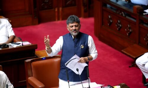 ರಾಜ್ಯದ ಜನರ ಅಭಿವೃದ್ಧಿಗೆ ಟೀಮ್ ಕರ್ನಾಟಕವಾಗಿ ಕೆಲಸ ಮಾಡೋಣ: ಸಿಎಂ ಡಿ ಕೆ ಶಿವಕುಮಾರ್ ಕರೆ