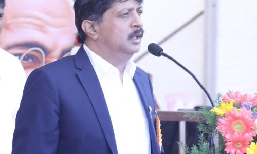 15 ಸಾವಿರ ಹೊಸ ಬಸ್ ಖರೀದಿಗೆ ಚಾಲನೆ: ಬೈರತಿ ಸುರೇಶ್|ಚಿಕ್ಕಬಳ್ಳಾಪುರದಲ್ಲಿ ಧ್ವಜಾರೋಹಣ ನೆರವೇರಿಸಿದ ಸಾರಿಗೆ ಸಚಿವರು