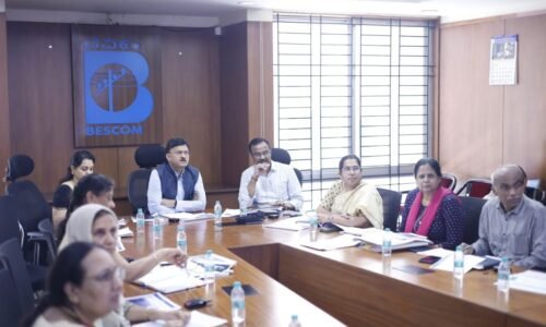 ‘ಪಿಎಂ ಇ-ಡ್ರೈವ್’ಅಡಿ ಸರ್ಕಾರಿ ಇಲಾಖೆಗಳ ಆವರಣದಲ್ಲಿ ಇವಿ ಚಾರ್ಜಿಂಗ್ ಕೇಂದ್ರ ಸ್ಥಾಪನೆ: ಗೌರವ್‌ ಗುಪ್ತ