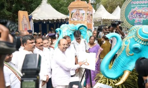 ಮೈಸೂರು ದಸರಾ ಚಿತ್ರಸಂತೆ ಉದ್ಘಾಟಿಸಿದ ಸಚಿವ ಡಾ. ಯತೀಂದ್ರ ಸಿದ್ದರಾಮಯ್ಯ