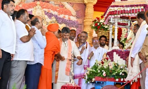 ದೊರೆಯ ಹಬ್ಬವಾಗಿದ್ದ ದಸರಾ ಇಂದು ಧರೆಯ ಹಬ್ಬವಾಗಿದೆ: ಅಭಿನವ ಶ್ರೀ ಗವಿಸಿದ್ದೇಶ್ವರ ಮಹಾಸ್ವಾಮಿಗಳು