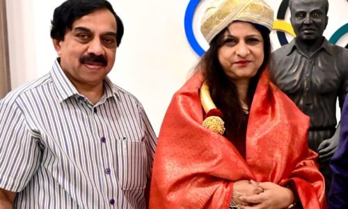 ಕೆಒಎ ಕಚೇರಿಗೆ ಪೋಲೆಂಡ್‌ ದೇಶದ ಭಾರತದ ರಾಯಭಾರಿ ನೀತಾ ಭೂಷಣ್‌ ಭೇಟಿ| ನೀತಾ ಭೂಷಣ್‌ ಅವರನ್ನು ಸನ್ಮಾನಿಸಿದ ಡಾ.ಕೆ.ಗೋವಿಂದರಾಜ್‌