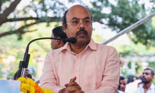 ಅರ್ಹ ಎಲ್ಲ ಆಸ್ತಿ ಮಾಲೀಕರಿಗೂ ಇ-ಖಾತಾ ಸೌಲಭ್ಯ : ವಿತರಣಾ ಪ್ರಕ್ರಿಯೆ ವೇಗಗೊಳಿಸಲು ಕ್ರಮ – ಡಾ. ಯತೀಂದ್ರ ಸಿದ್ದರಾಮಯ್ಯ